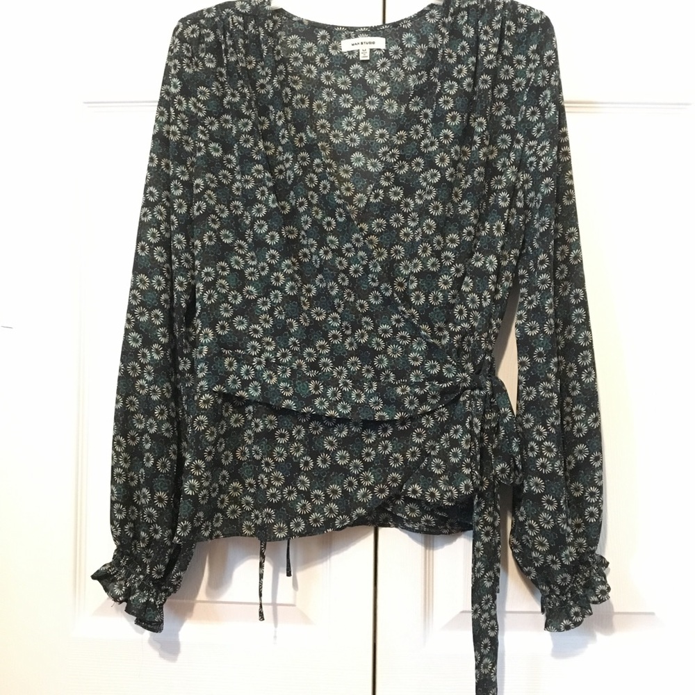 Max studio tie blouse